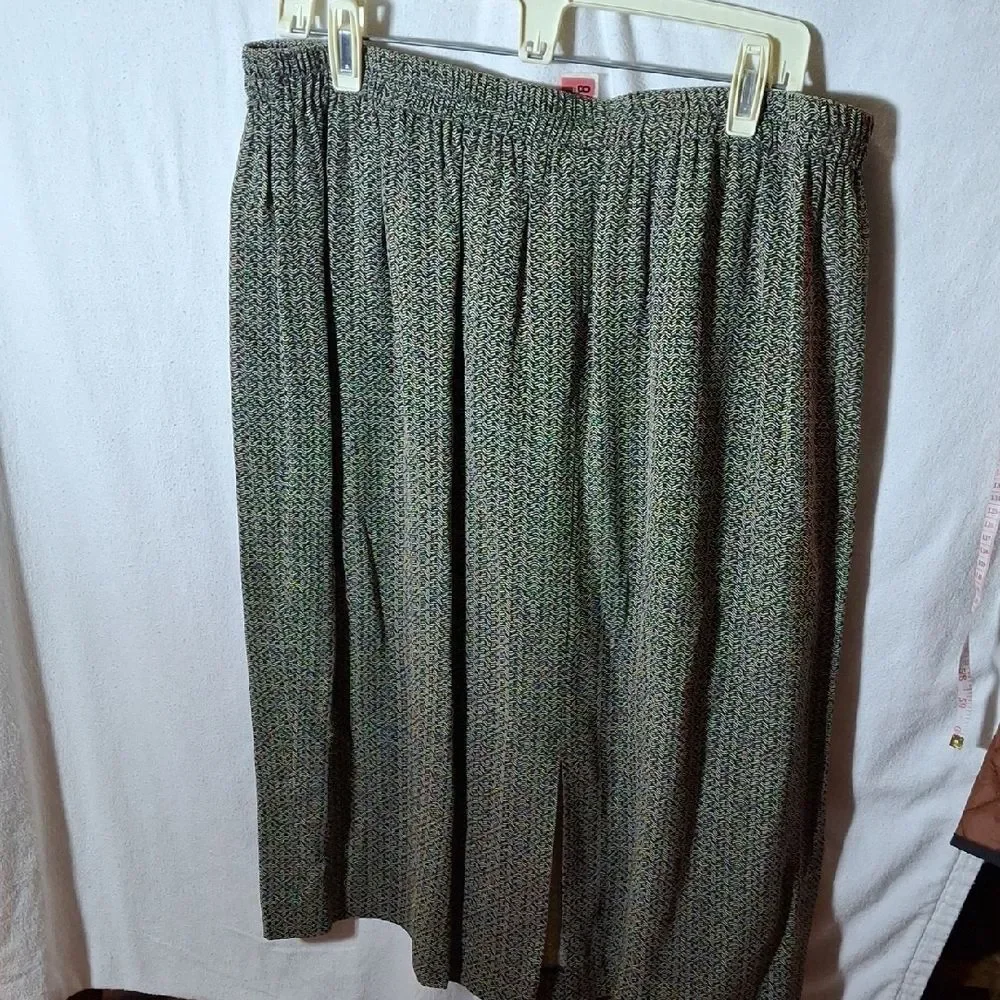 Green Pleated Midi Skirt for Work (Can079)